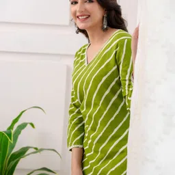 surhi Women Leheriya Viscose Rayon Straight Kurta-picture-19