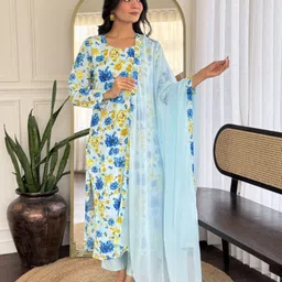 solenza Women Embroidered Viscose Rayon A-line Kurta-picture-13