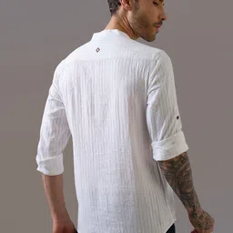 indiqlo Men Self Design Pure Cotton Straight Kurta image 3