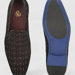 house of pataudi Mojaris For Men image 5