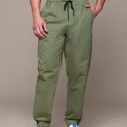 roadster Men Loose Fit Green Cotton Blend Trousers-picture-20