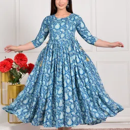gujari Women Floral Print Viscose Rayon Anarkali Kurta image 4