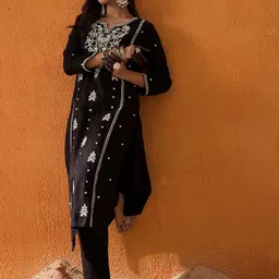 indo era Women Embroidered Viscose Rayon Straight Kurta image 4