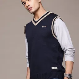 roadster Men Self Design V Neck Blue Sweater image 2