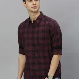 roadster Men Regular Fit Checkered Spread Collar Casual Shirt-picture-19