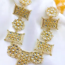 FEMMIBELLA Gold-Plated Kundan Studded Matha Patti-image-24
