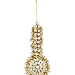 KARATCART Gold-Plated & White Kundan-Studded Maang Tikka image 4