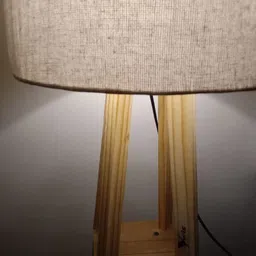ywis Tripod Floor lamp image 2