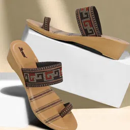 paragon Women Heels Sandal image 3