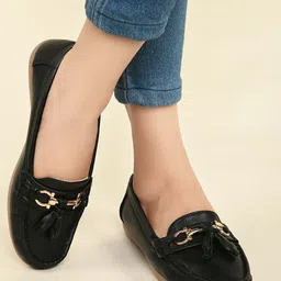xe looks Loafers For Women image 2