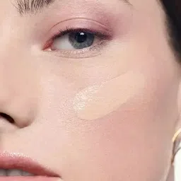 bijlan cosmetic Lightweight, Liquid Long Lasting Foundation image 2