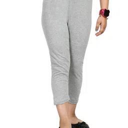 IndiWeaves Girls Pack Of 4 Pure Cotton Capris image 2