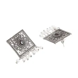 Shining Diva Oxidised Silver-Plated White Beaded Jewellery Set image 2