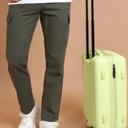 highlander Men Cargos image 1