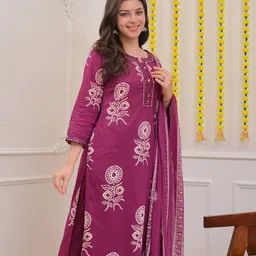 aanganedit Men Cotton Rayon Kurta Pant Dupatta Set image 3