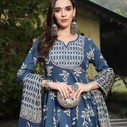 stylum Women Pure Cotton Kurta Pant Dupatta Set image 4