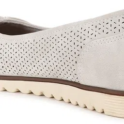 bata Bellies For Women image 4