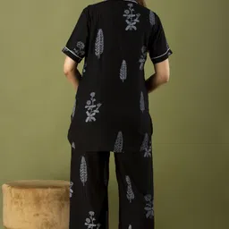 trinabh Women Shirt & Pyjama set Black Printed image 2