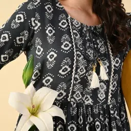 viloni Party Regular Sleeves Printed Women Grey Top image 4