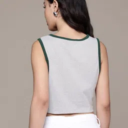 roadster Women Printed Round Neck Pure Cotton Grey T-Shirt image 3