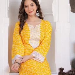 prisca Women Printed Viscose Rayon Straight Kurta image 4