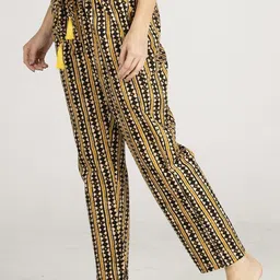 evolove Women Yellow Striped Cotton Lounge Pants image 3