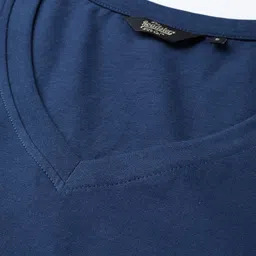 roadster Women Solid V Neck Pure Cotton Dark Blue T-Shirt image 3