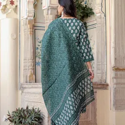 divastri Women Pure Cotton Kurta Pant Dupatta Set image 2
