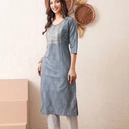 metafab Women Embroidered Pure Cotton Straight Kurta image 3