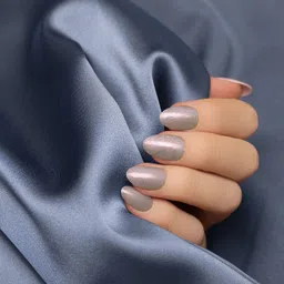 kinded Nail Paint Lacquer Nail Polish Enamel with One Coat Single Stroke Application Metallic Silverish Gold image 3