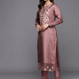 libas Women Silk Blend Kurta Pant Set image 3