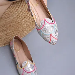 shoetopia Women Bellies Sandal image 3