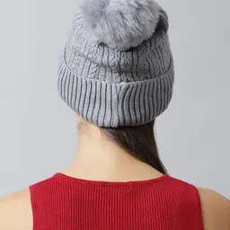 loom legacy Beanie image 2