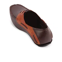 FAUSTO Men Textured Lightweight Boat Shoes image 5