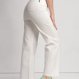 me queen Women Loose Fit High Rise White Jeans image 3