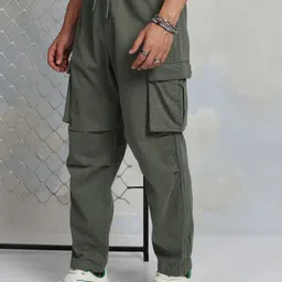 highlander Men Cargos image 3