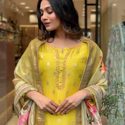 solenza Women Embroidered Viscose Rayon A-line Kurta image 5