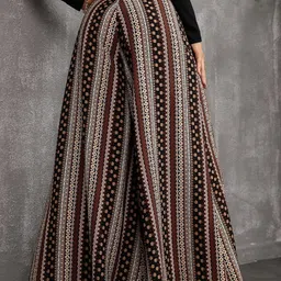 bdfashionstudio Women Crepe Pyjama Set image 2