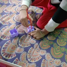 neuro play emporium Pack of 3 Plastic Tweezers for Fine Motor Activities image 4