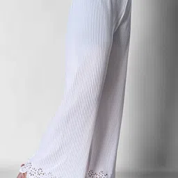 sm avenew store Women Loose Fit White Cotton Blend Trousers image 3