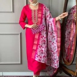 rutsh fashion Women Cotton Rayon Kurta Pant Dupatta Set image 2