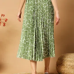 zwerlon Women Abstract A-line Light Green Skirt image 2