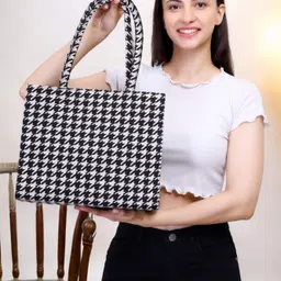 wob Women Black, White Tote image 1