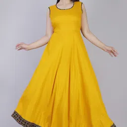 dss fashion Women Viscose Rayon Kurta Ethnic Jacket Set image 3