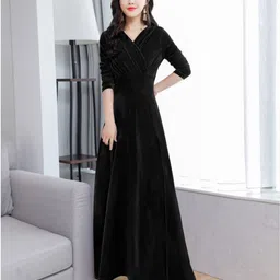 wiggy Women Fit and Flare Black Maxi/Full Length Dress image 3