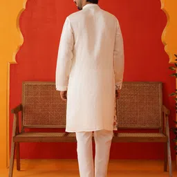 jompers Men Silk Blend Kurta Pyjama Set image 2