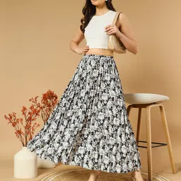 zwerlon Women Floral Print Flared Black Skirt image 5