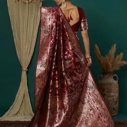 samah Woven, Embellished Kanjivaram Silk Blend, Jacquard Saree image 2