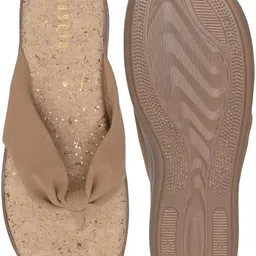 lascia Women Wedges Sandal image 4
