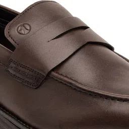 Thomas Crick Sophisticated Dual-Tone Leather Loafers with Enhanced Comfort Corporate Casuals For Men image 5